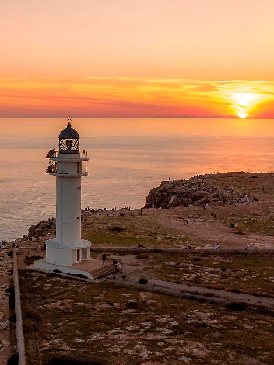 Formentera en 1 día: Un viaje completo de sol a luna